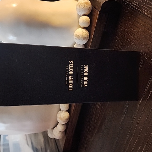 NIB Hotel Collection Reed Diffuser - Black Packaging - Picture 4 of 6